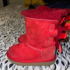 Red kids Uggs sz 8